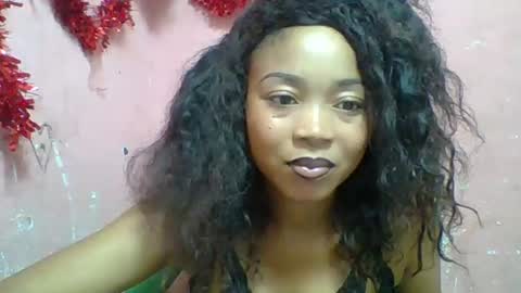 estelah20 online show from 12.15.25