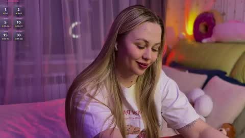 Snapshot of estella_elwood chatting on 04.27.26 Estella online show from 04.27.26