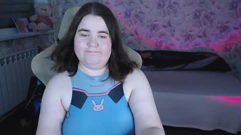 Snapshot of estelle_hicks chatting on 05.04.26 estelle_hicks online show from 05.04.26