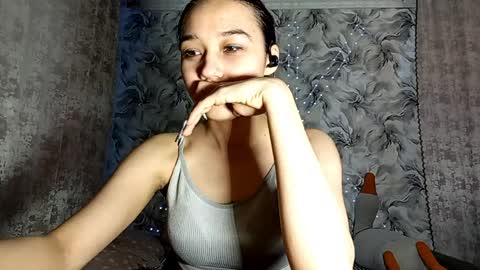 estellekirbo online show from 04.02.26