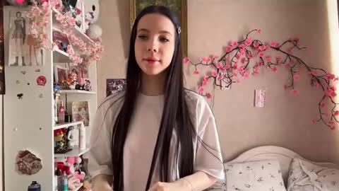 Snapshot of estellezdebski chatting on 07.12.26 estellezdebski online show from 07.12.26