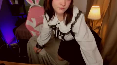 Snapshot of estertwilight chatting on 05.06.26 Ester online show from 05.06.26