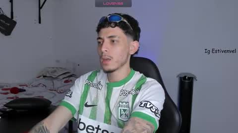 estivenvel online show from 10.26.25