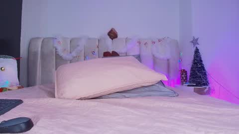 Estrella online show from 12.19.25