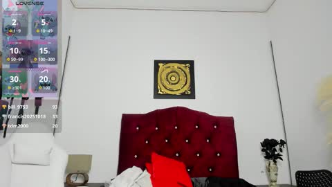 Snapshot of estrellavega_ chatting on 12.13.25 Estrella online show from 12.13.25