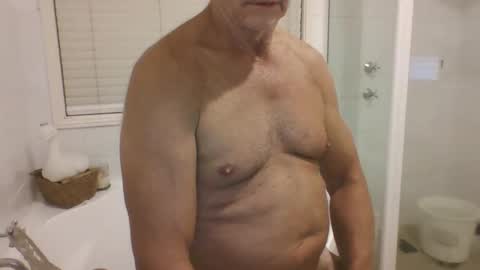 Snapshot of etextratestacle chatting on 02.27.25 ET online show from 02.27.25