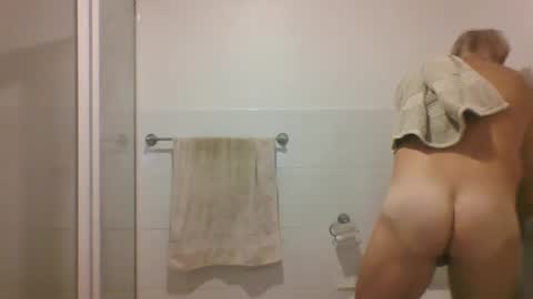 Snapshot of etextratestacle chatting on 03.03.25 ET online show from 03.03.25