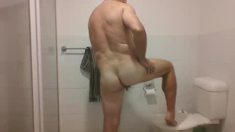 Snapshot of etextratestacle chatting on 10.09.25 ET online show from 10.09.25