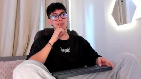 Snapshot of etham_wolf1 chatting on 04.18.26 etham_wolf1 online show from 04.18.26