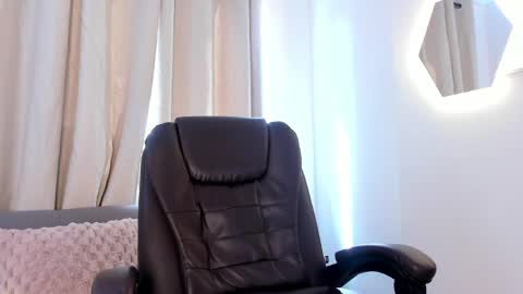 Snapshot of etham_wolf1 chatting on 04.18.26 etham_wolf1 online show from 04.18.26