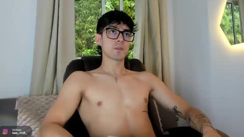 Snapshot of etham_wolf1 chatting on 05.08.26 etham_wolf1 online show from 05.08.26