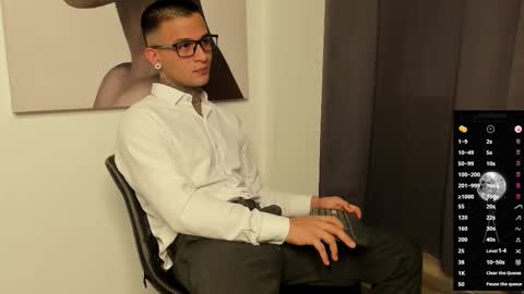 Snapshot of ethan_devis7 chatting on 10.29.25 Ethan - Independent model online show from 10.29.25