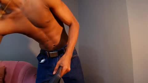 Snapshot of ethan_fox11 chatting on 02.24.25 King Ethan online show from 02.24.25