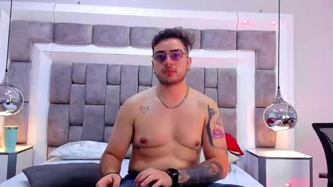 Snapshot of ethan_greys chatting on 11.14.25 ethan_greys online show from 11.14.25