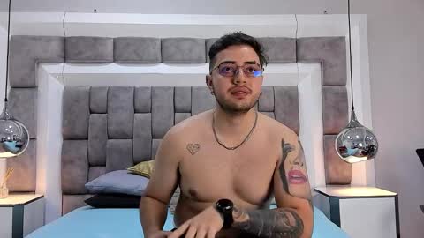 Snapshot of ethan_greys chatting on 11.15.25 ethan_greys online show from 11.15.25