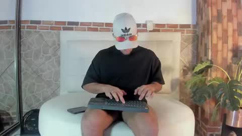 Snapshot of ethan_helmut chatting on 12.02.24 ethan helmut online show from 12.02.24