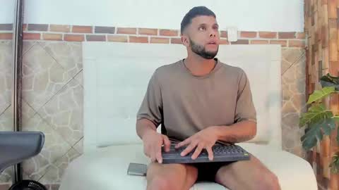 Snapshot of ethan_helmut chatting on 12.07.24 ethan helmut online show from 12.07.24