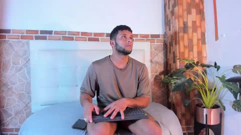 Snapshot of ethan_helmut chatting on 01.07.25 ethan helmut online show from 01.07.25