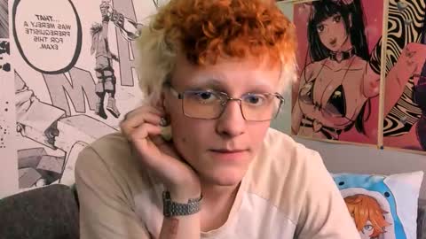 Snapshot of ethan_miltons chatting on 12.04.25 Ethan online show from 12.04.25