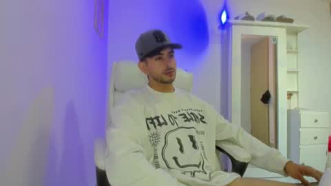 Snapshot of ethan_mullers1 chatting on 01.25.25 Ethan Muller online show from 01.25.25