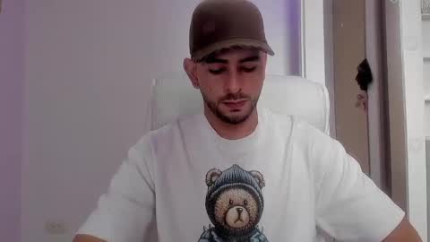 Snapshot of ethan_mullers1 chatting on 01.31.25 Ethan Muller online show from 01.31.25