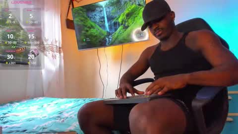 Snapshot of ethan_travis0 chatting on 11.11.25 ethan travis online show from 11.11.25