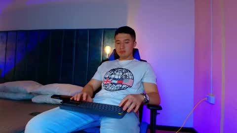 ethanconnor_ online show from 10.26.25