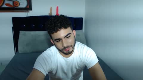 Snapshot of ethanhairy chatting on 01.11.25 Ethan online show from 01.11.25