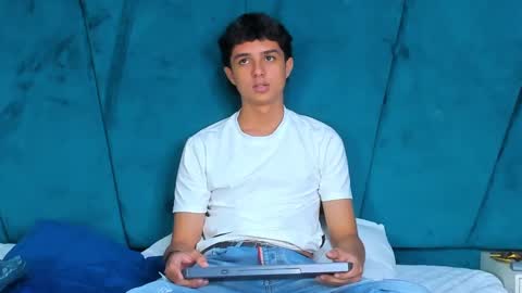 ethanlowell online show from 02.05.25