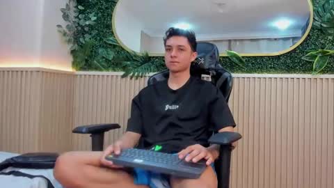 ethanlowell online show from 12.23.25