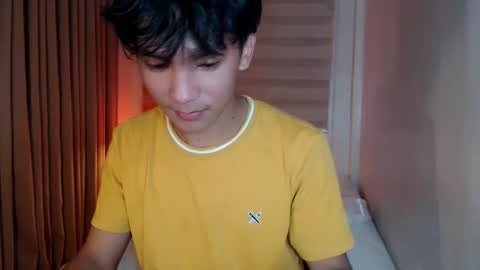 Snapshot of etherealboytoy4hire chatting on 11.27.25 Rey online show from 11.27.25