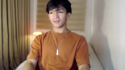 Snapshot of etherealboytoy4hire chatting on 12.01.25 Rey online show from 12.01.25