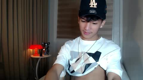 Snapshot of etherealboytoy4hire chatting on 12.16.25 Rey online show from 12.16.25