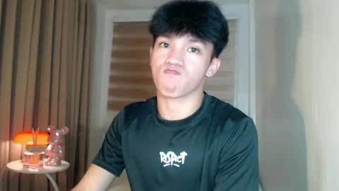 Snapshot of etherealboytoy4hire chatting on 05.09.26 Rey online show from 05.09.26
