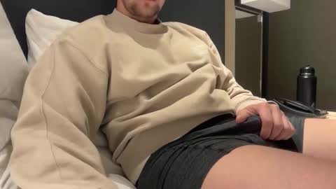 Snapshot of eu_dude chatting on 11.25.25 eu_dude online show from 11.25.25