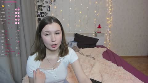 Veronica Tiia Lilith left to right online show from 01.20.25