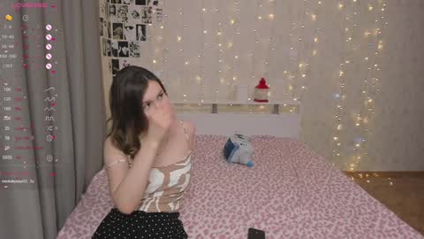 Veronica Tiia Lilith left to right online show from 01.29.25