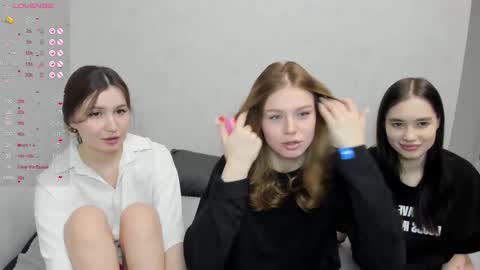 Veronica Tiia Lilith left to right online show from 02.26.25