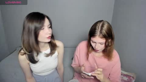 Veronica Tiia Lilith left to right online show from 09.29.25