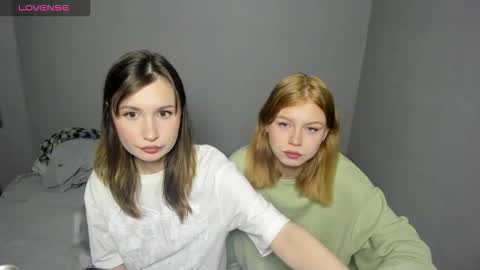 Veronica Tiia Lilith left to right online show from 10.10.25