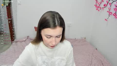 Veronica Tiia Lilith left to right online show from 03.07.26