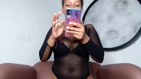 euphoria_06 online show from 12.21.25