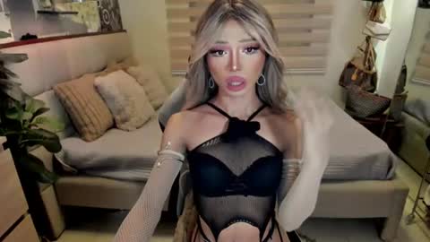 Snapshot of euphoric_goddess chatting on 07.28.26 euphoric_goddess online show from 07.28.26