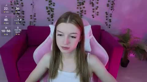 Snapshot of eva__thompson chatting on 06.15.26 Eva online show from 06.15.26