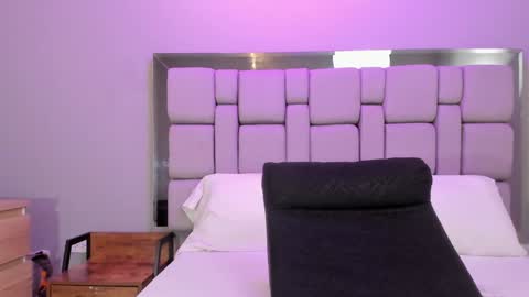 EVA  online show from 02.05.25