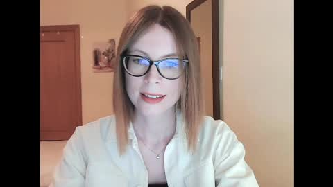 Snapshot of eva_cutesmile chatting on 04.24.26 Eva online show from 04.24.26