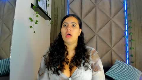 EVA DAEMON  online show from 04.17.26