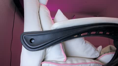 Eva Davis online show from 02.06.25