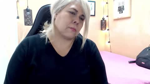 eva_love49 online show from 11.06.25