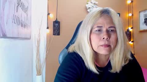 eva_love49 online show from 11.27.25